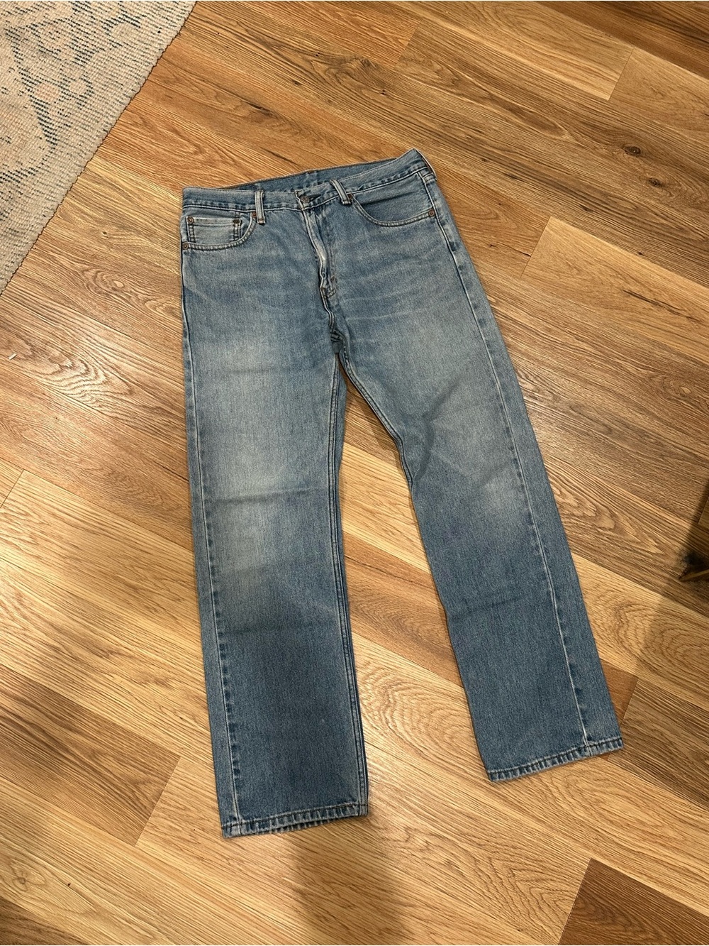 Levi’s 505 Regular Fit Jeans in Medium Wash